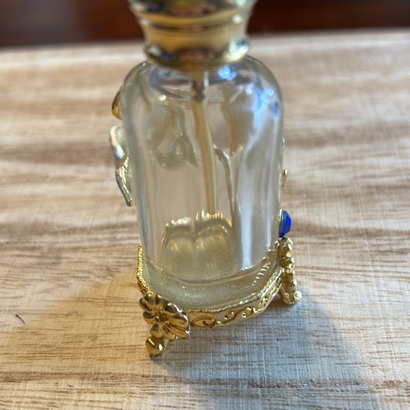 💕HOST PICK 💕Perfume Bottle Vintage 3 Leg White Flowers Blue Crystals Gold Tone - Picture 13 of 16
